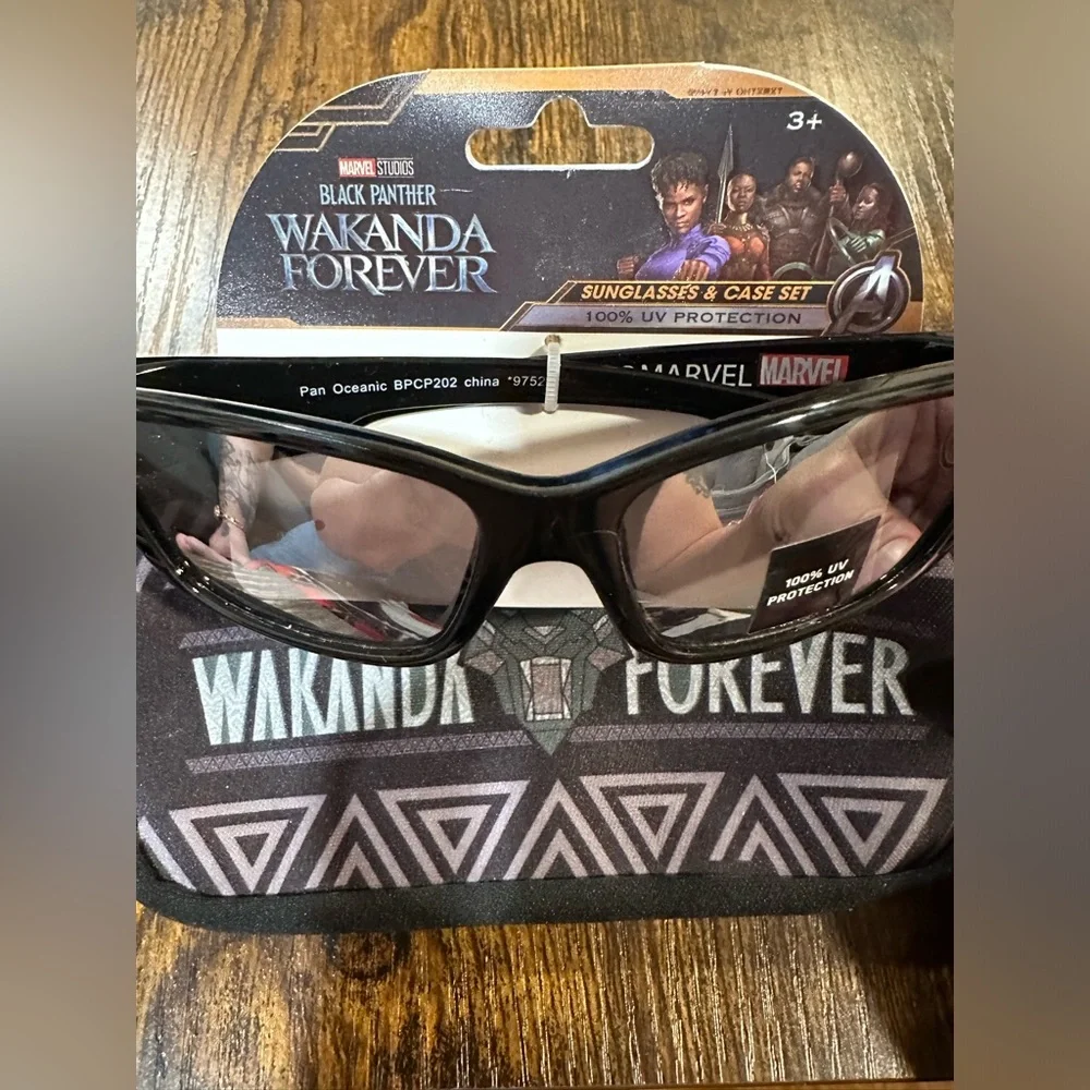 Marvel Kids Black Panther Sunglasses and Carry Case Set NWT 3+ years